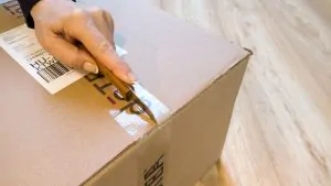 Encomenda sendo aberta 